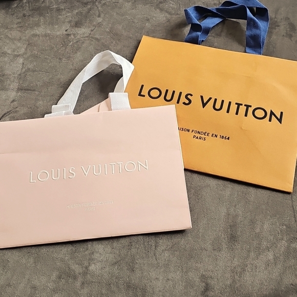 Louis Vuitton Paper Shopping Bags (2) - Picture 1 of 4